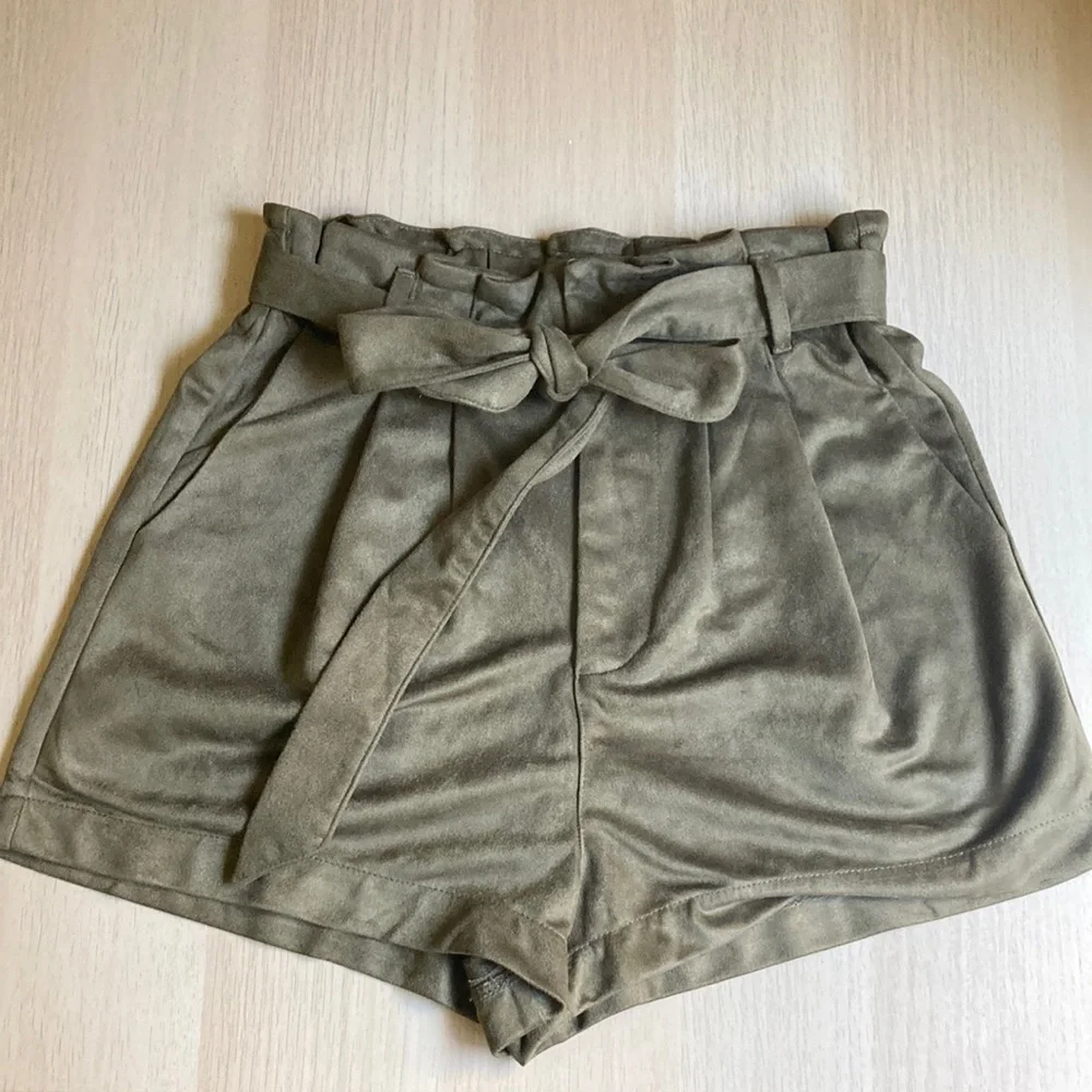She & Sky Dressy Paper Bag Shorts, green suede, size small